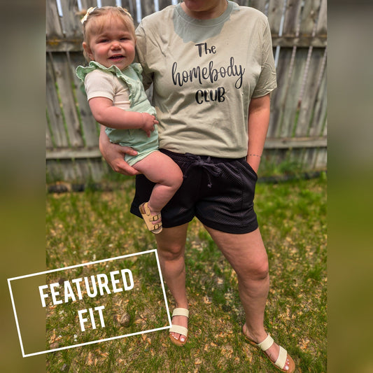 3 Easy Ways to Style a Graphic Tee